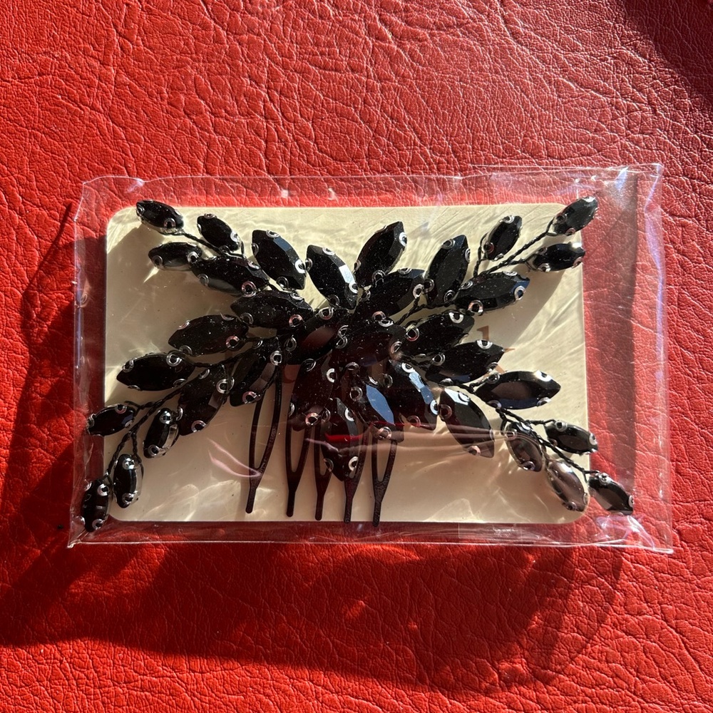 Elegant Black Gothic  Leaf Hair Clip